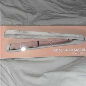 Foxy bae flat iron